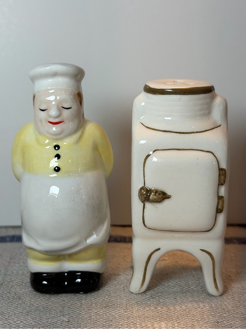 👨🍳 Vintage Ceramic Chef & Stove Salt/Pepper Shaker Set, NIB